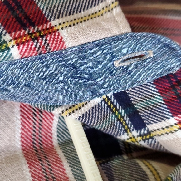 Gap blue red plaid flannel button down Size xl nice med weight - Picture 11 of 11